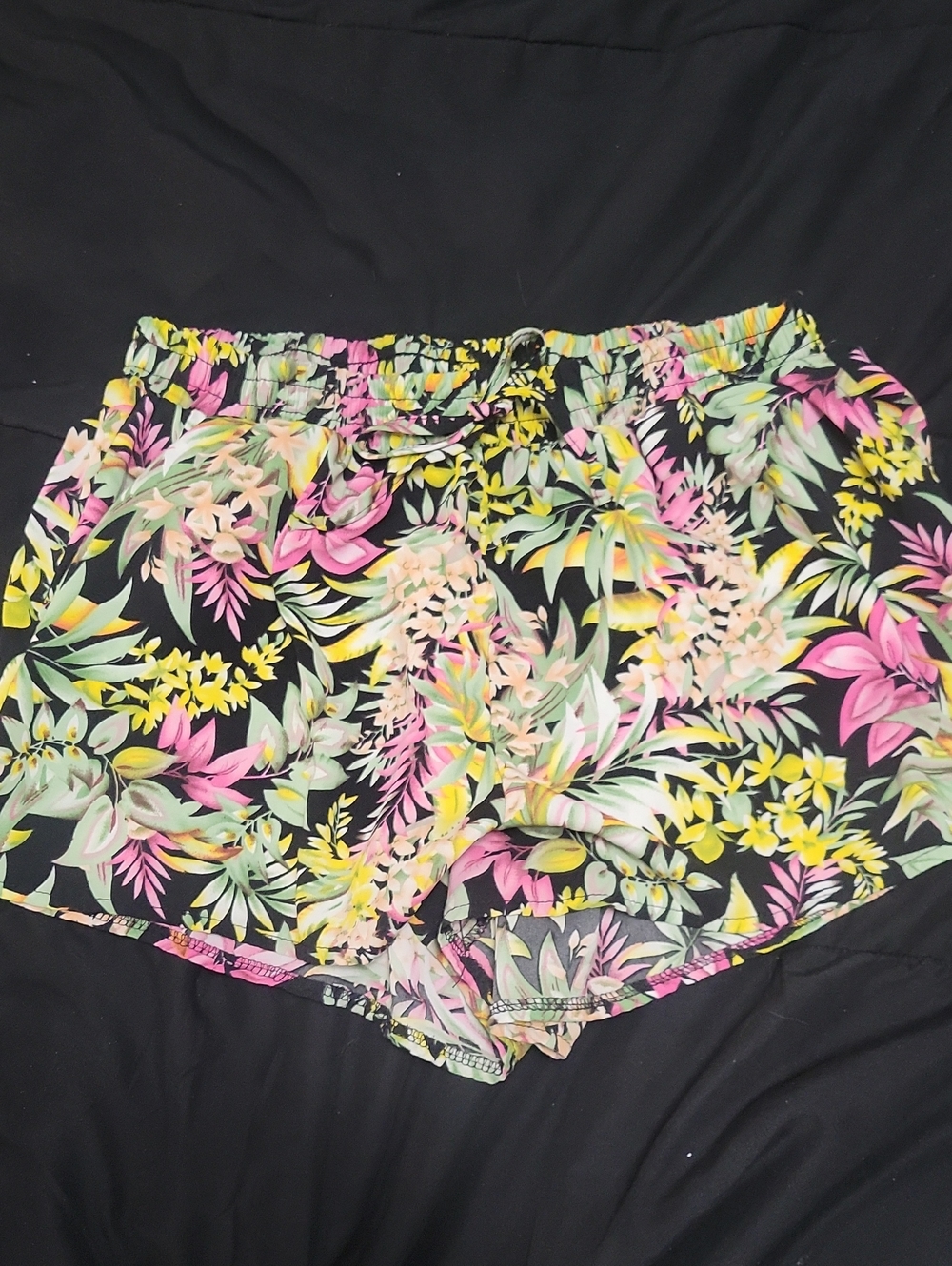 5/$20**UK2LA Medium Jungle Print Shorts